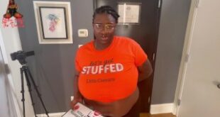 Ebony BBW Delivers Pizza And Gets A Tip