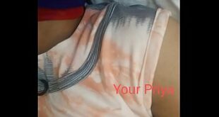 Very beautiful indian girl sexy hindi video call leaked by his boyfriend in hd