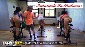 BANGBROS - Rose Monroe Exercise Video With Italian Subs