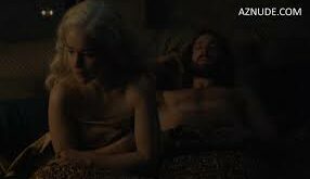 EMILIA CLARKE SEXY SCENE IN GAME OF THRONES