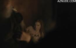 JOSEPHINE GILLAN BREASTS SCENE IN GAME OF THRONES