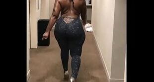 Big Ass milf looking for big dick at hotel